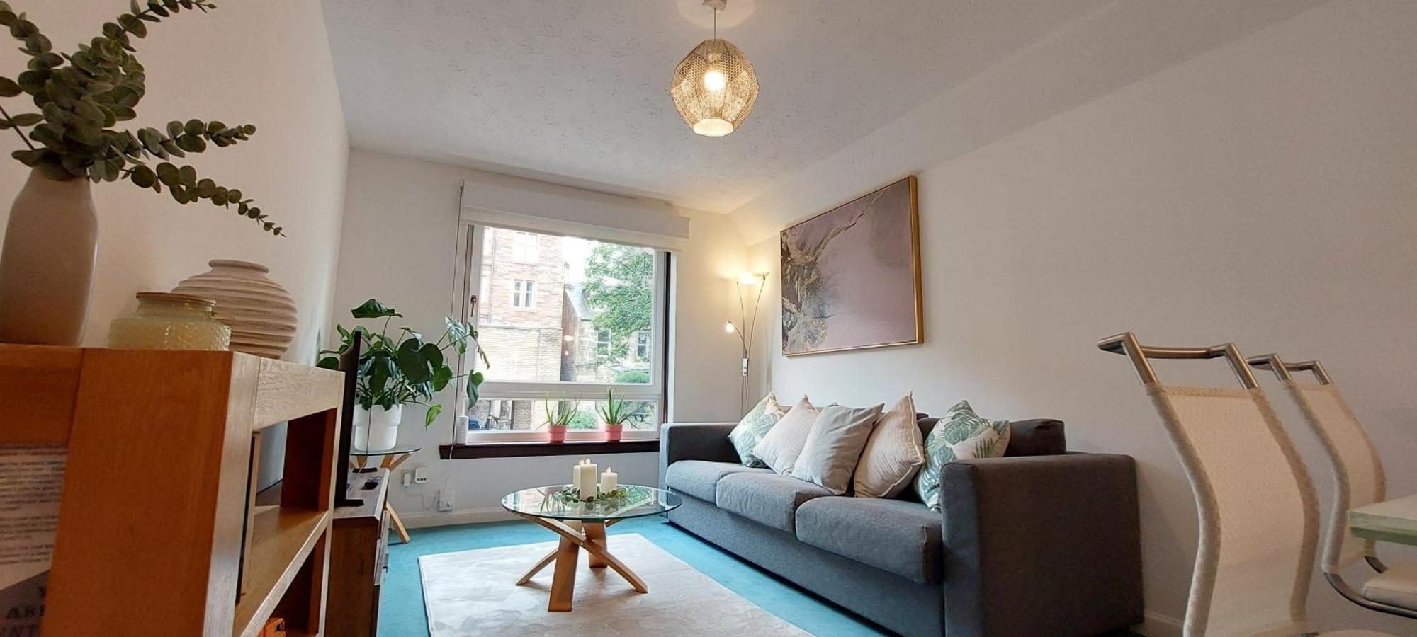 P & N Apartment