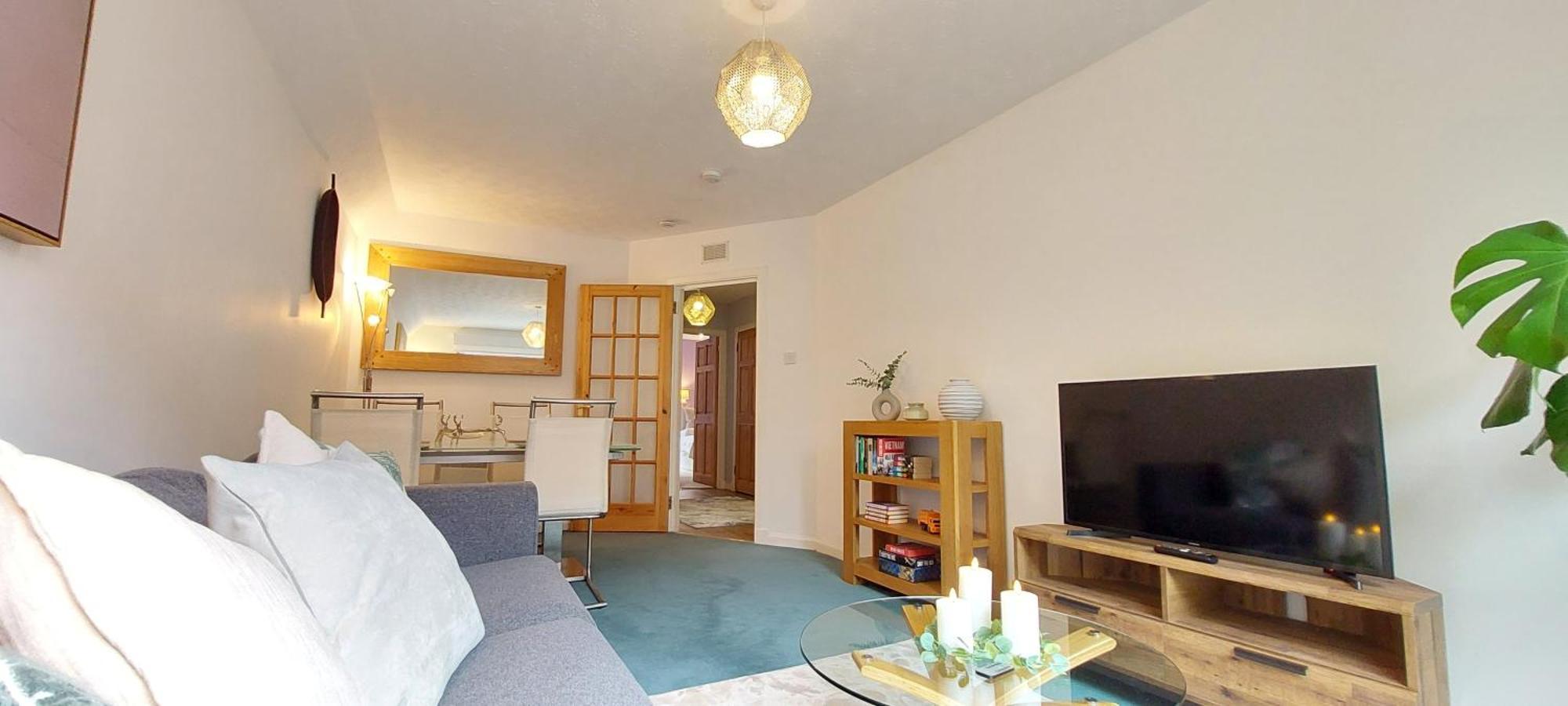 P & N Apartment